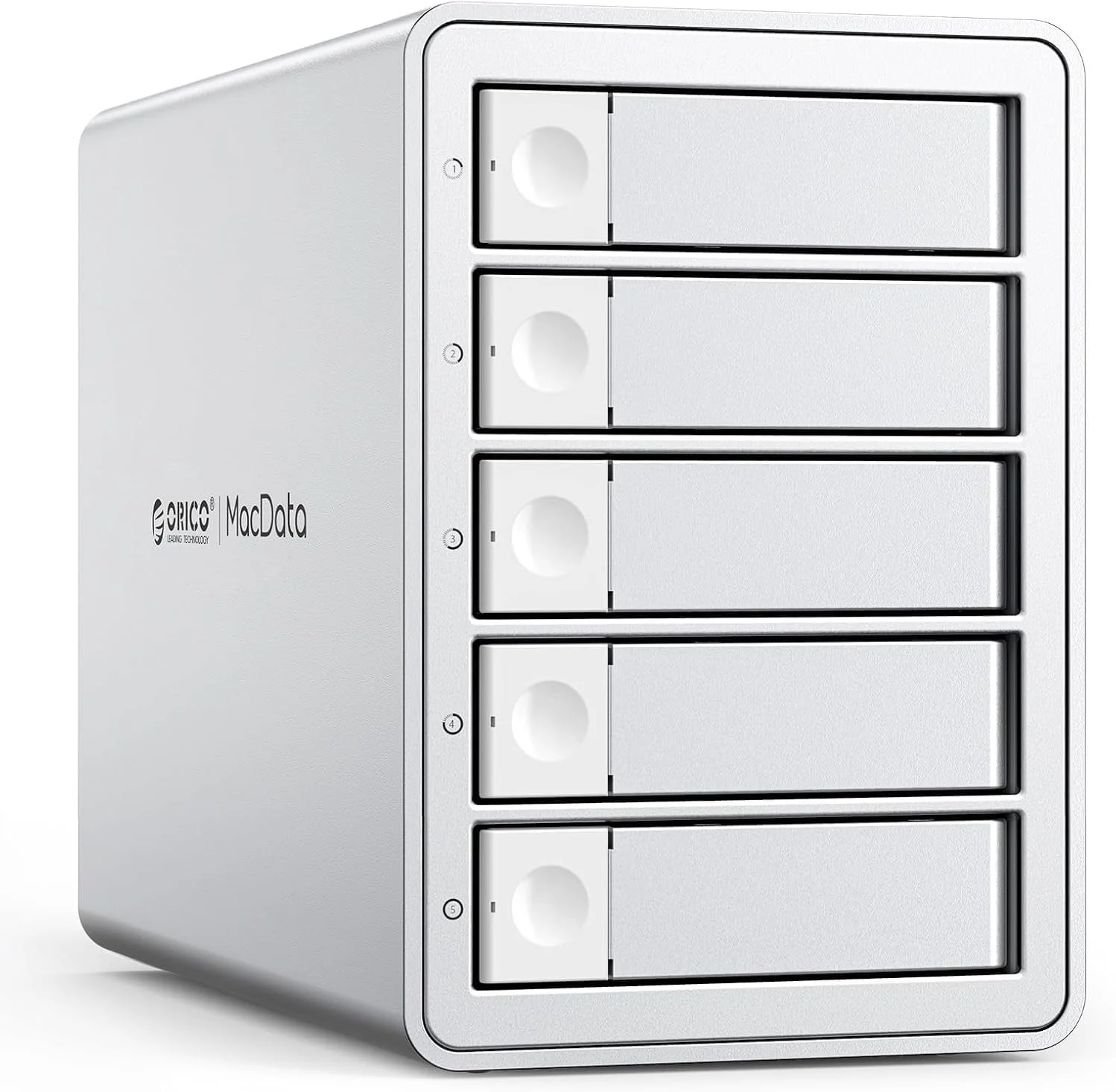 ORICO 5ベイHDDケースの銀白色アルミ製外観。前面に5つのドライブベイとLED、側面にORICOとMacDataのロゴが確認できる。