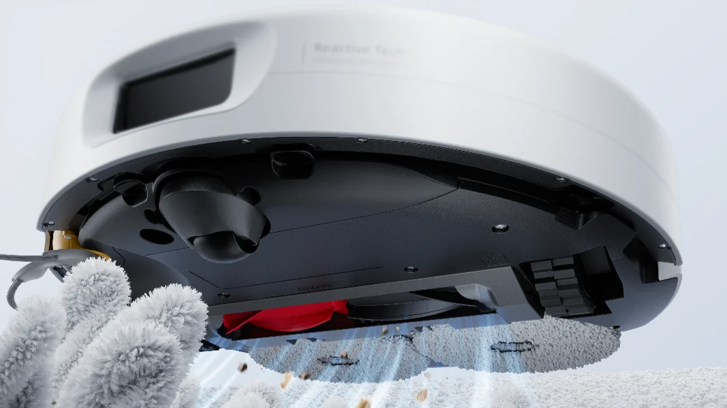 Roborock Qrevo 2 Proの底面。デュアル毛絡み防止ブラシと回転モップが確認できる。