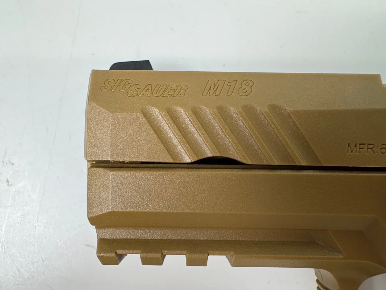 SIG SAUER ProForce M18 TAN CO2 GBBのスライド部分の刻印