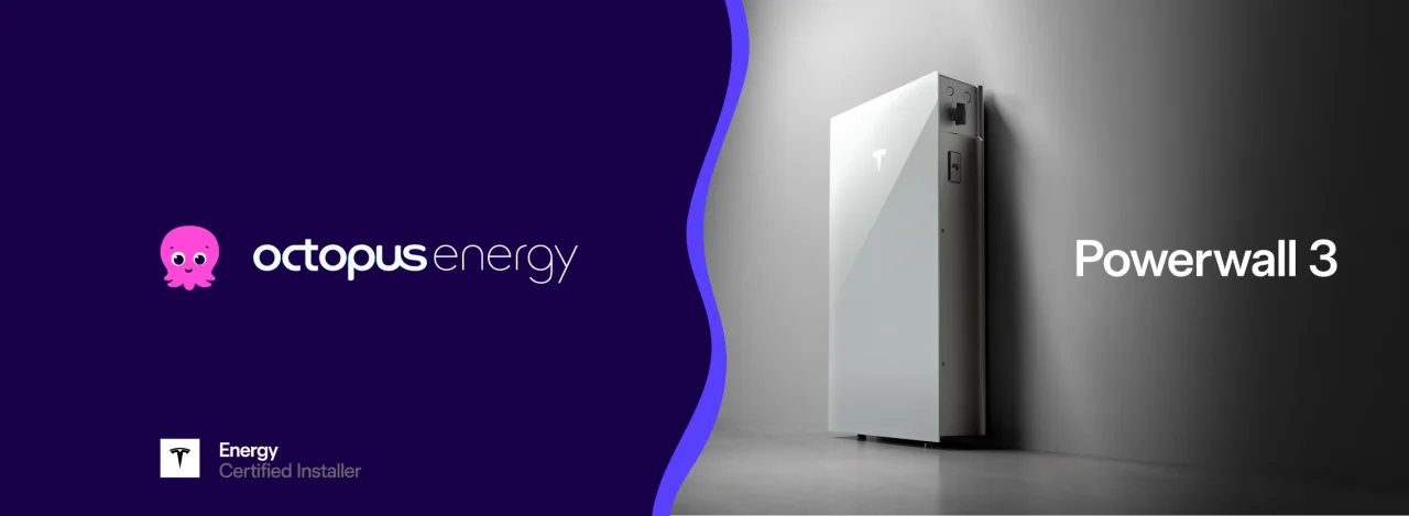 オクトパスエナジーのロゴと、壁に設置された白い家庭用蓄電池Tesla Powerwall 3の告知画像