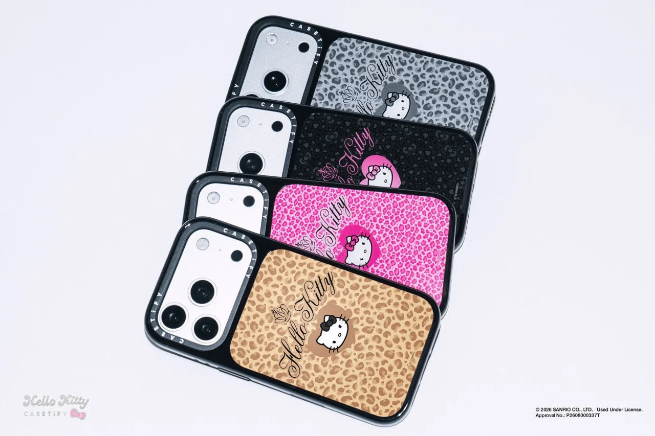 「ハローキティ by CASETiFY」コレクションの、4色のレオパード柄スマホケース