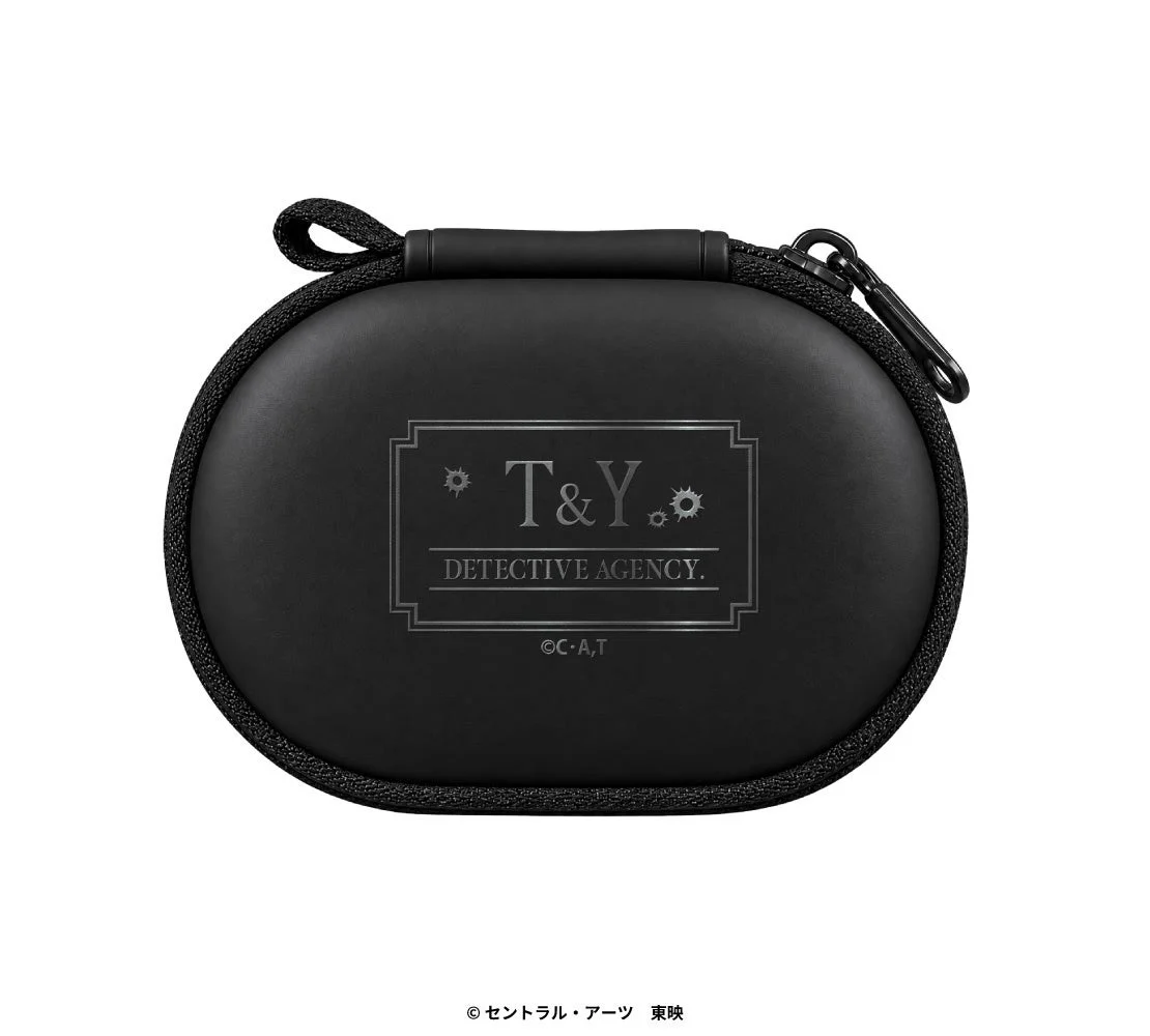 T&Y DETECTIVE AGENCY.のロゴが印字された黒いセミハードケース