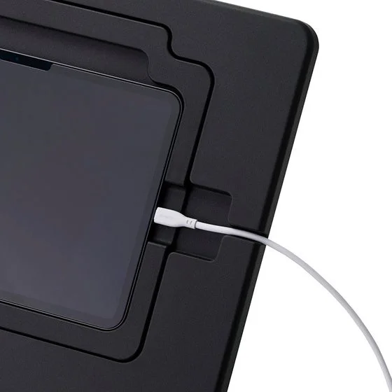 ドローイング用タブレットスタンドのケーブル接続部分