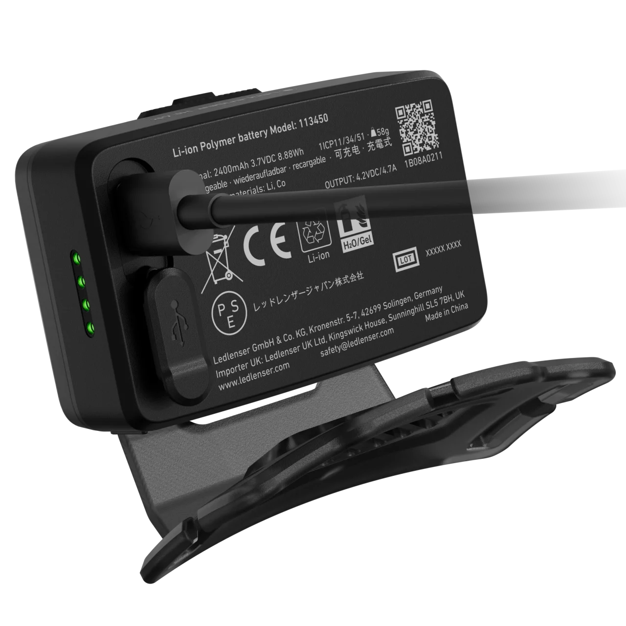USB Type-C充電に対応したHF6R/HF7Rシリーズのバッテリーにケーブルを接続した様子