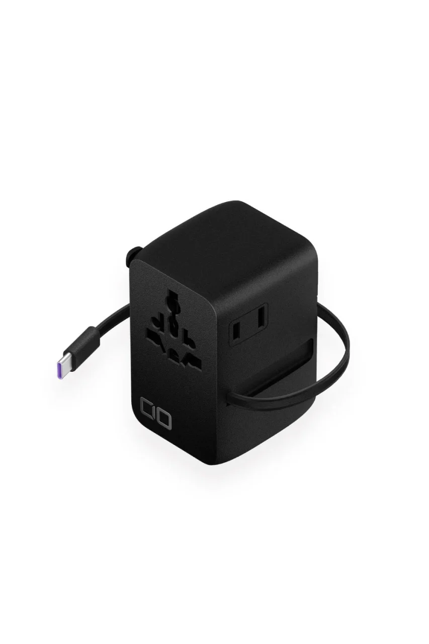 Polaris CUBE TRAVEL Built in CORD REEL ブラック、USB-Cケーブルを引き出した状態
