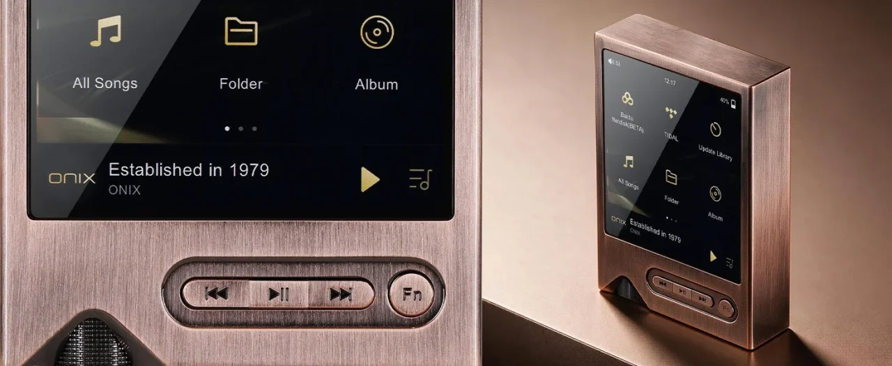 銅合金筐体のTocata XM2 Copper。タッチ画面と物理ボタンを備える