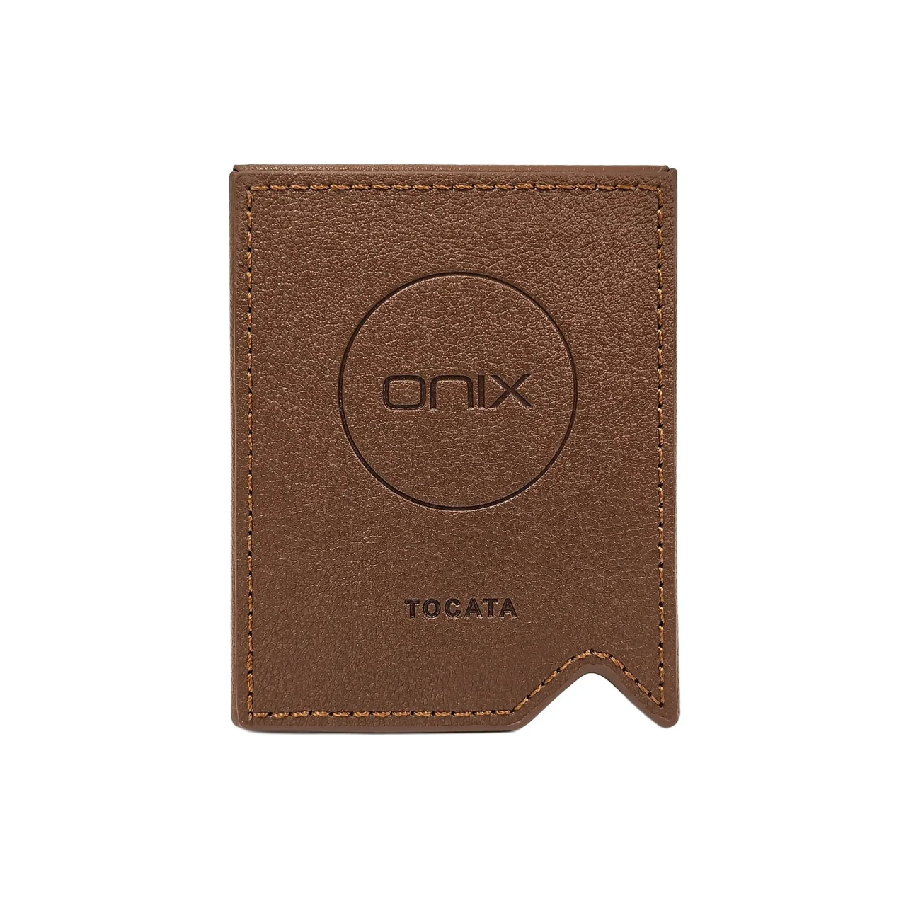 XM2 COPPER CASE Brown の背面。onixロゴとTOCATAの刻印がある茶色のレザーケース