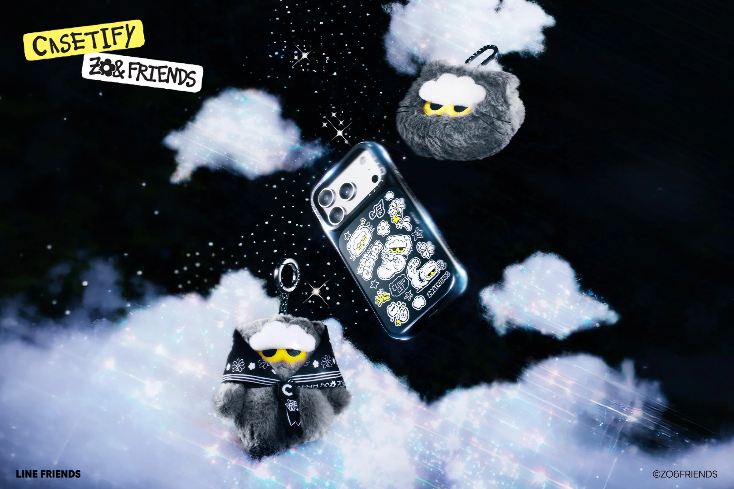 CASETiFY×ZO&FRIENDSのスマホケースとふわふわキーリングが雲と星空に浮かぶ