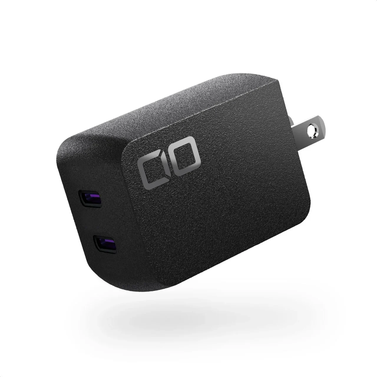 NovaPort DUOⅡ 67W 2C。USB-Cポートを2つ備えた黒い折りたたみプラグの充電器