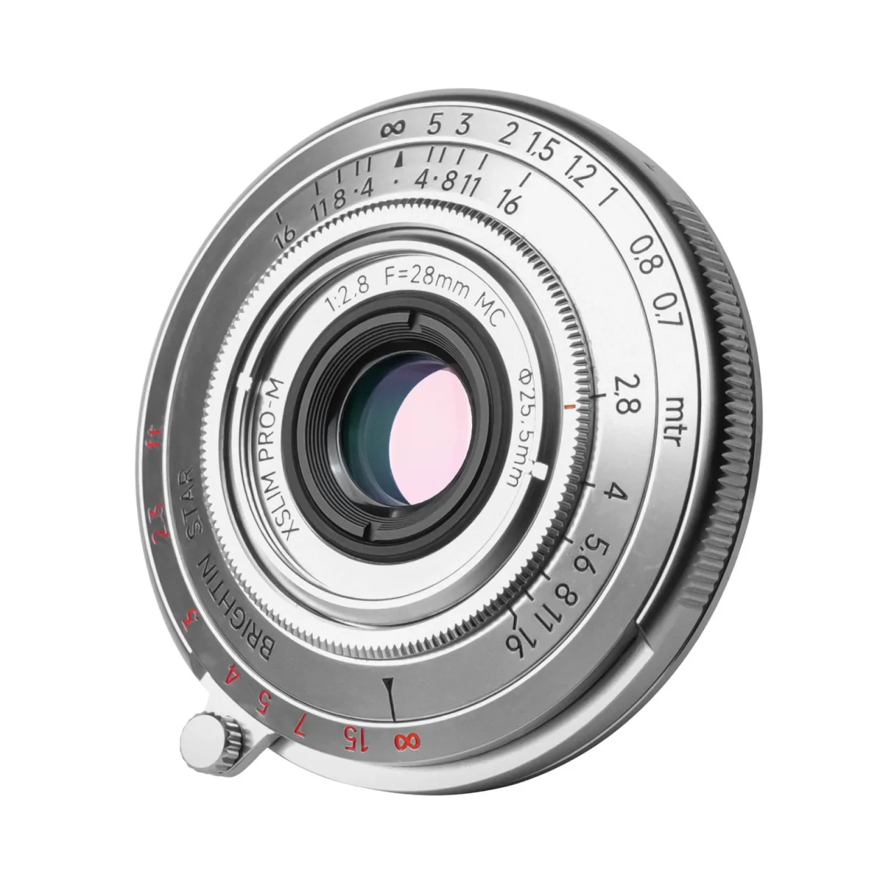 Brightin Star 28mm F2.8 シルバーの薄型レンズを斜めから見た外観