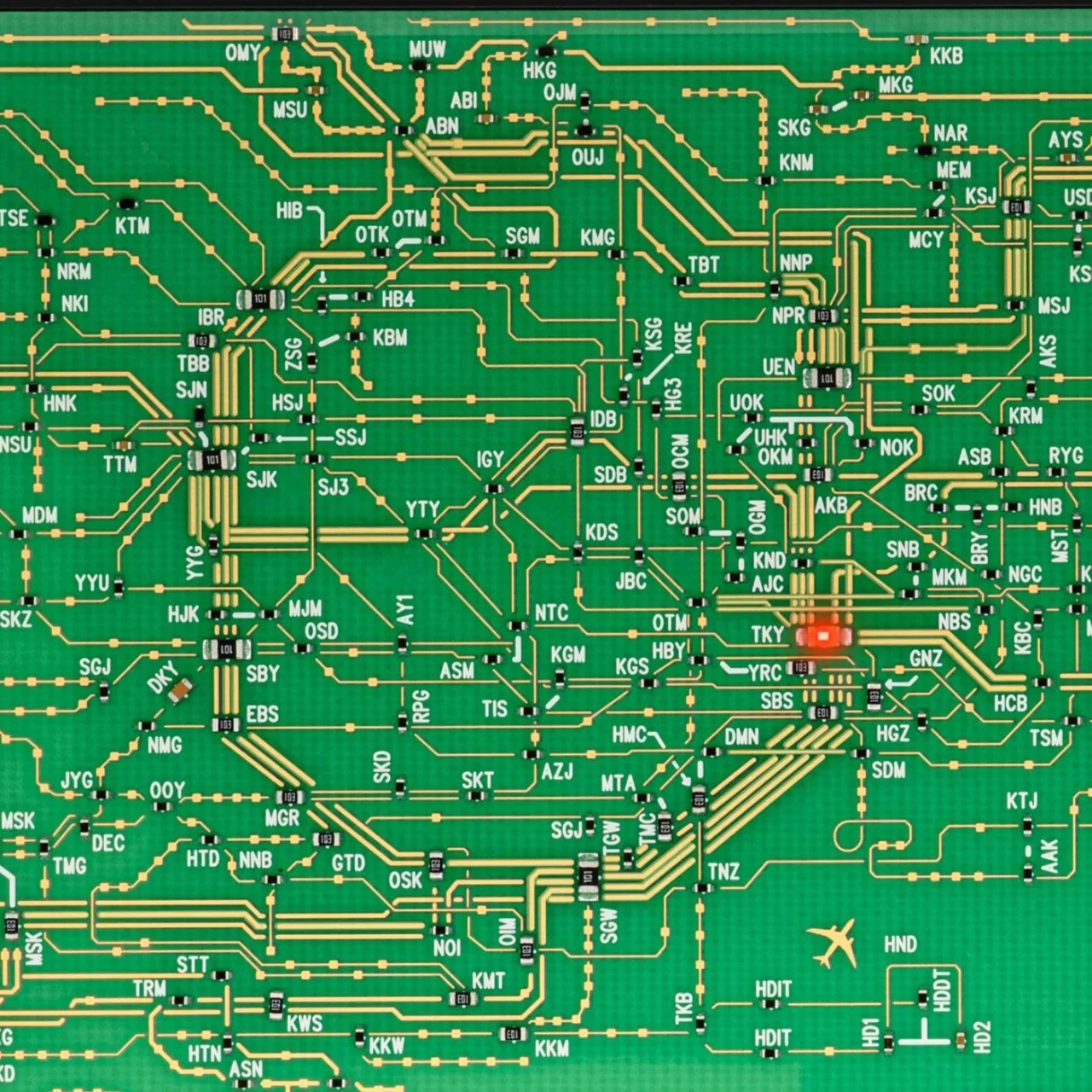 FLASH 東京回路線図 iPhone 17/18 Pro Maxケース 緑の基板に路線図と赤色LED