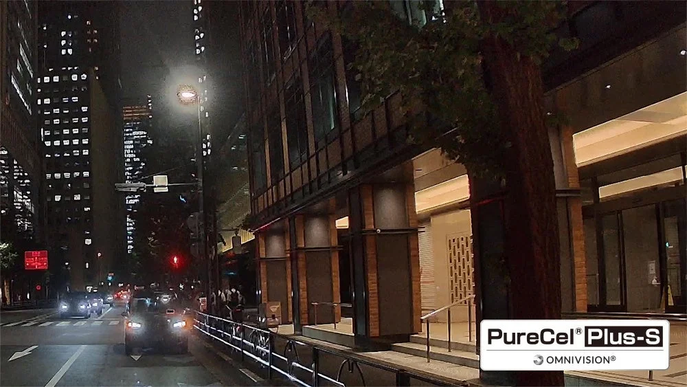 PureCel Plus-S搭載の夜間の街並み後方映像イメージ