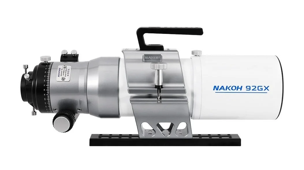 NAKOH 92GX 鏡筒を鏡筒バンド・ハンドル・ドブテイルバー付きで横から見た外観