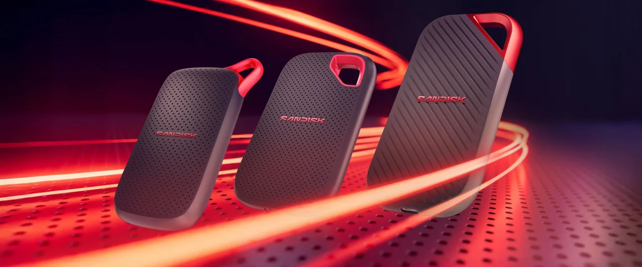 SANDISK® Portable SSD ポートフォリオの3機種が並ぶ赤い光の演出