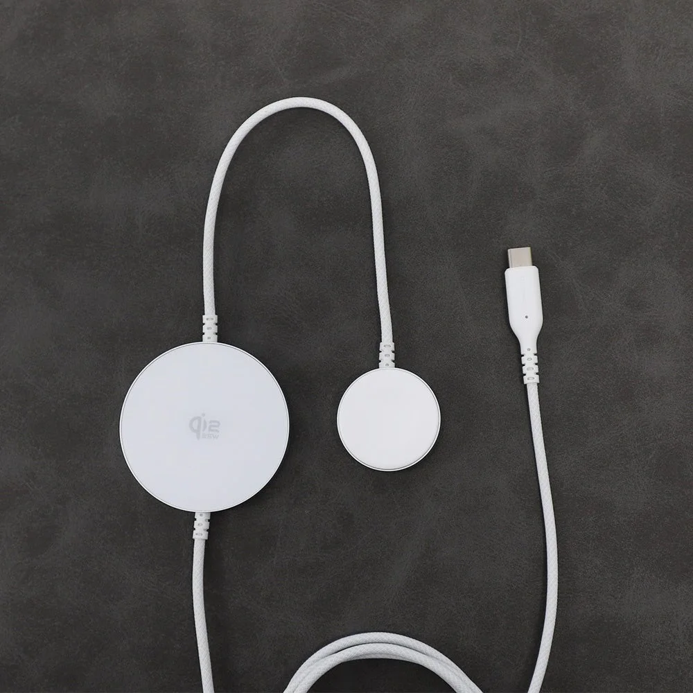 スマホ用とApple Watch用の充電部がUSB Type-Cケーブルでつながる白い充電器