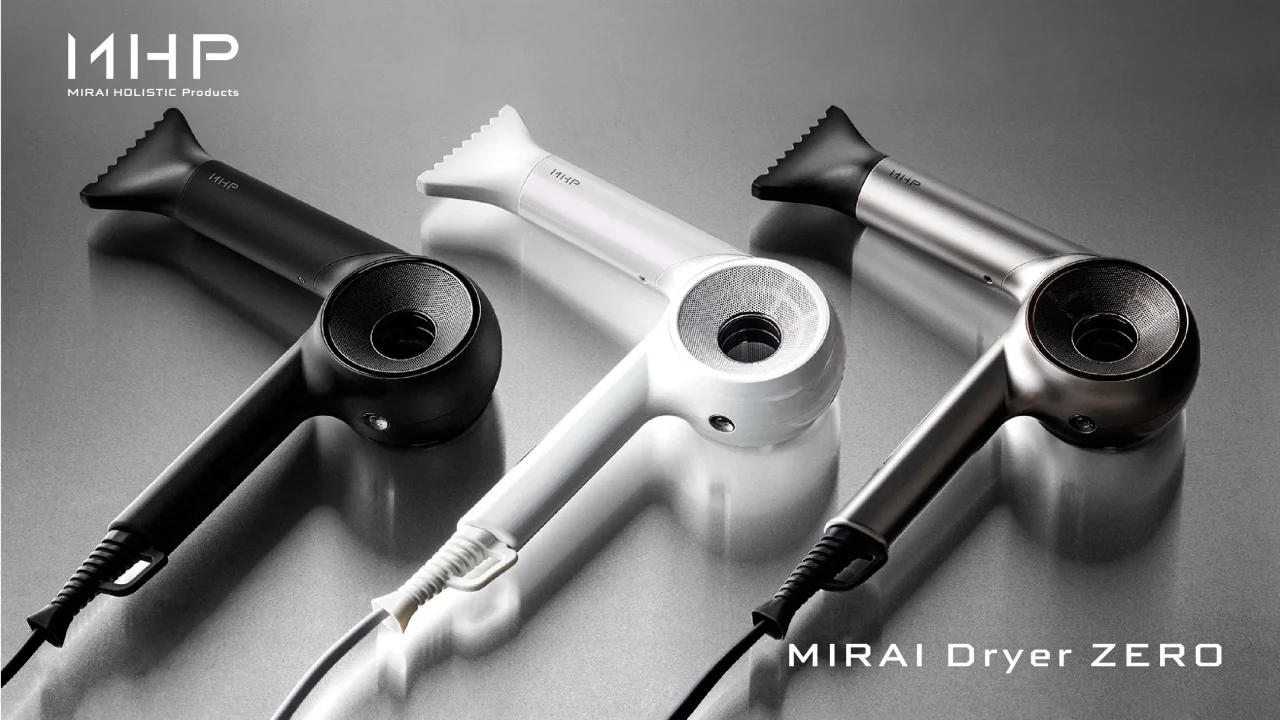 MIRAI Dryer ZERO。ブラック、ホワイト、シルバーの3台のドライヤー