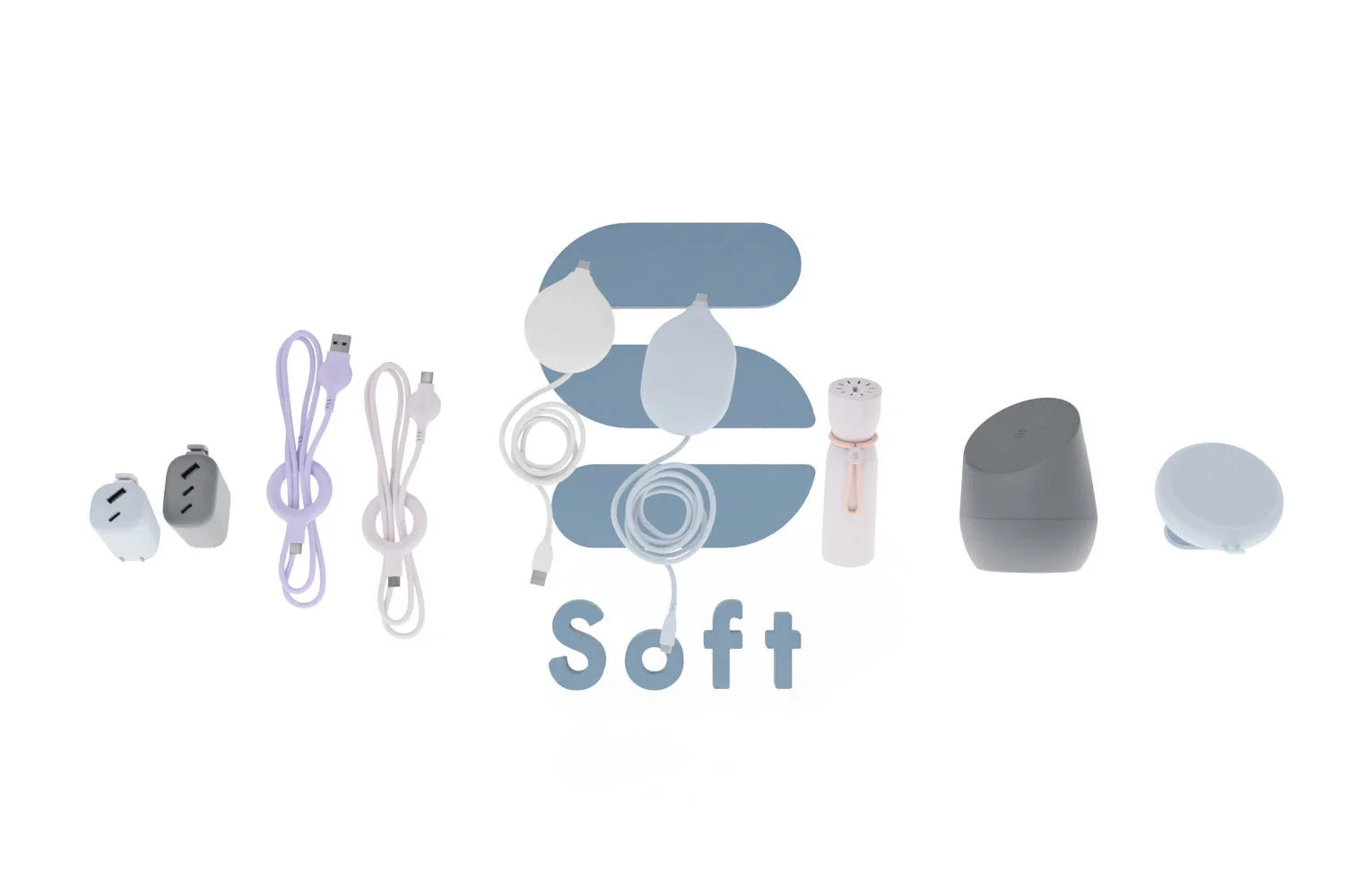 Softブランドのロゴと充電器・ケーブル・バッテリーなど製品群
