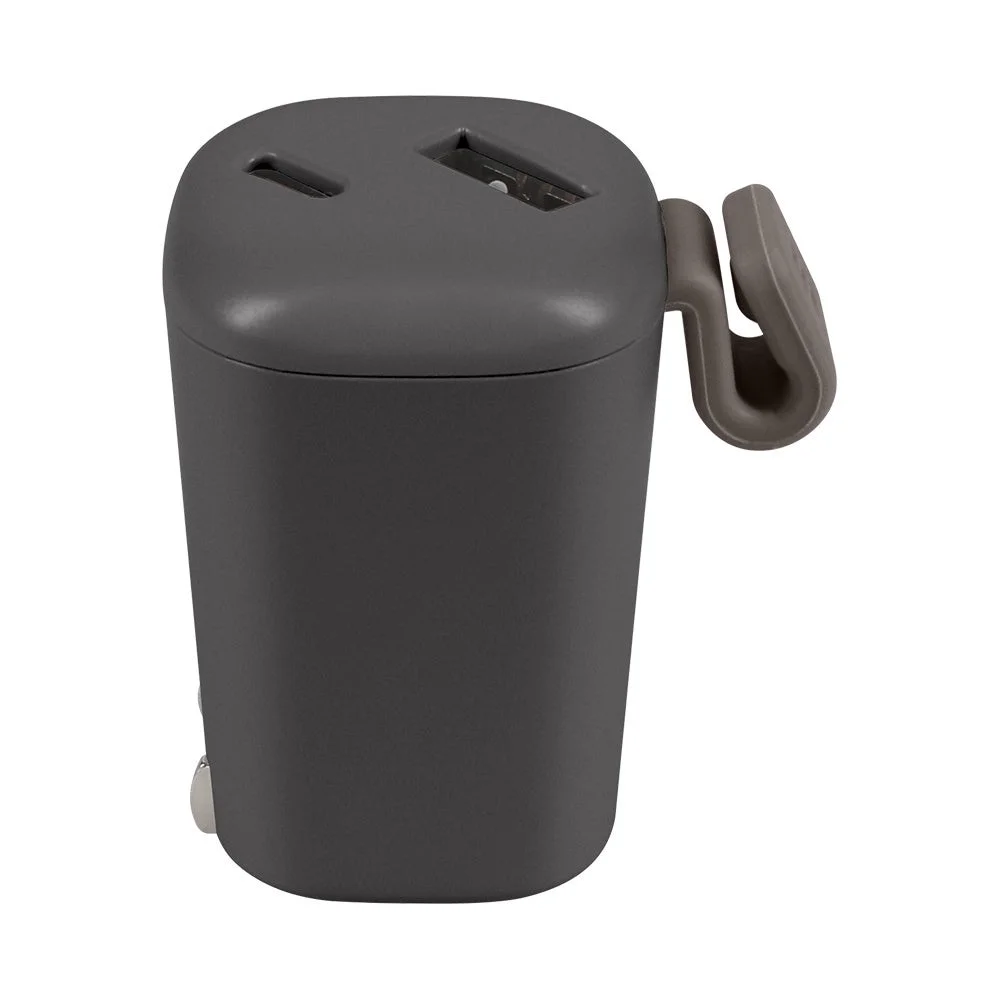 Easy Charger チャコール。斜めに並ぶUSBポートを備えた丸みのある充電器