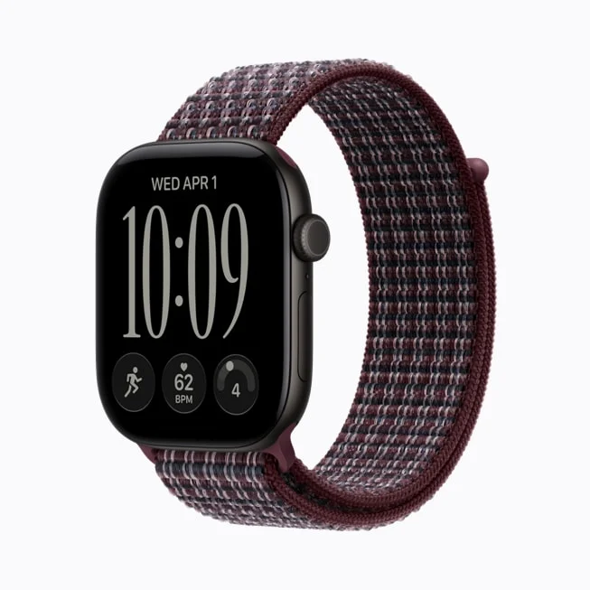 Apple Watch、黒いケースと暗い赤紫の織り込みループバンド