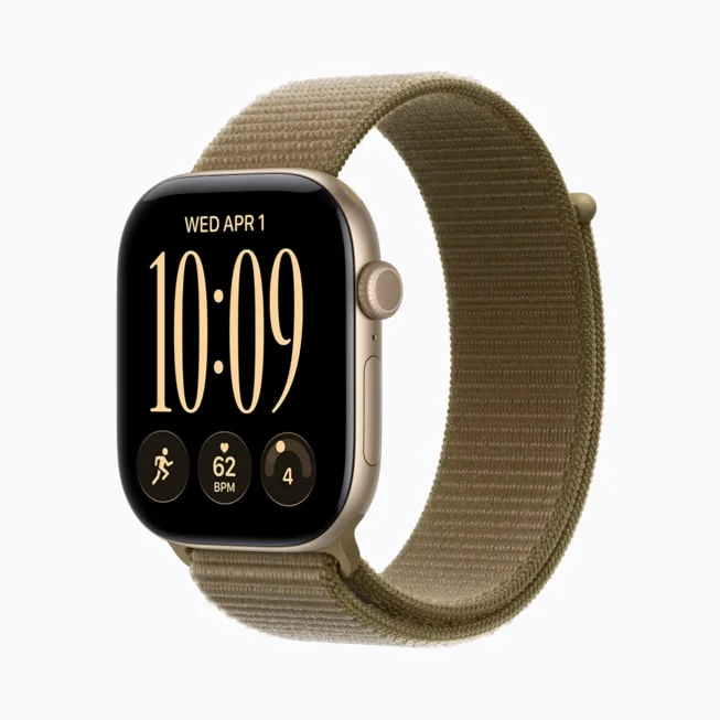 Apple Watch Series 12 ゴールド系ケースとスポーツループ