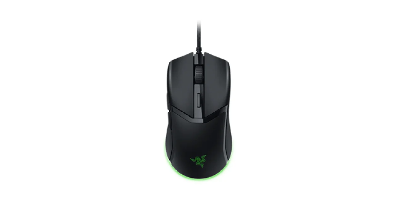 Razer Cobra 有線ゲーミングマウス。黒い本体と下部の緑の発光
