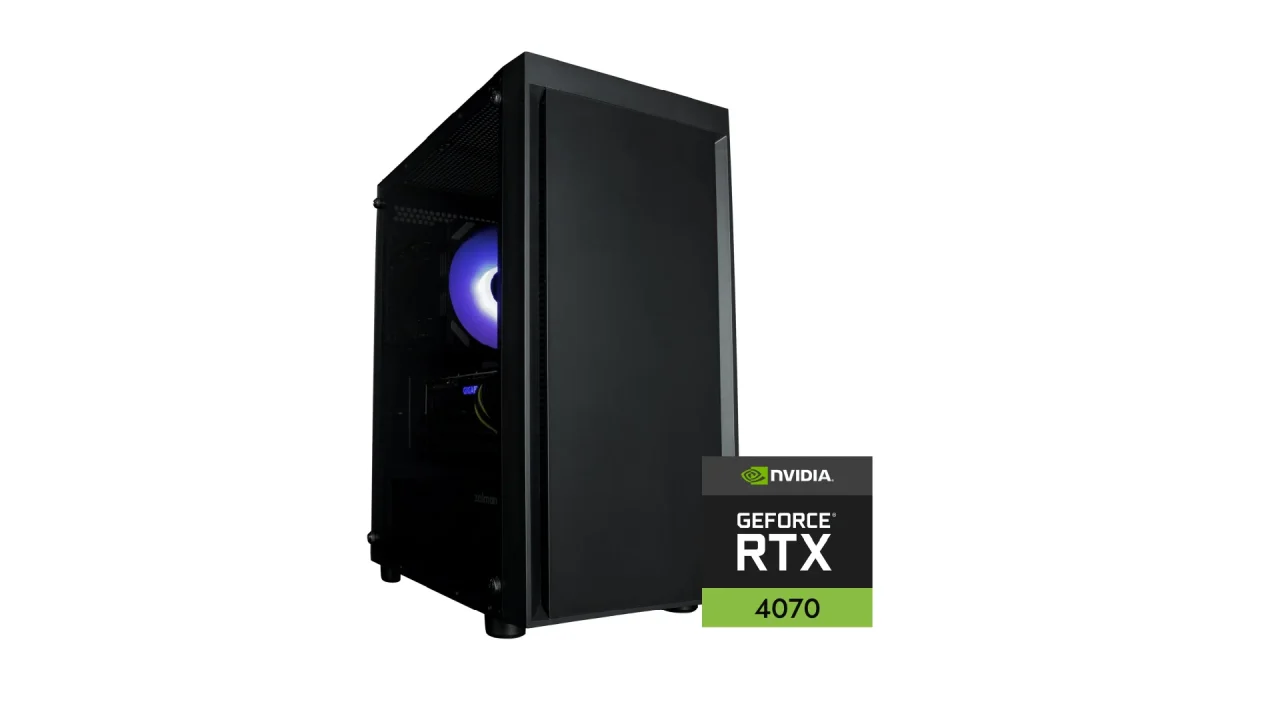 Zalman T3 PLUS Core i5-14500 RTX4070。黒いPCケースとRTX 4070のロゴ