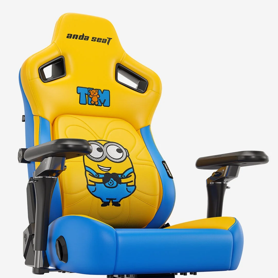 Kaiser4 -MINIONS BOB EDITION-のイエローとブルーのボブ刺繍入りチェア