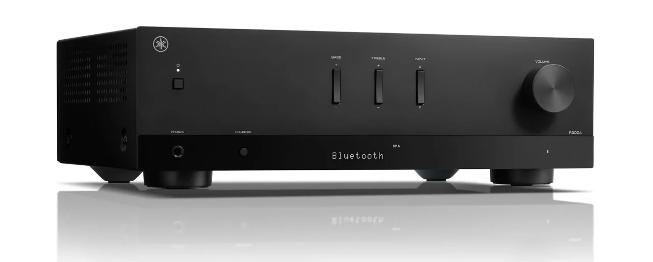 ヤマハ HiFiステレオレシーバー R200Aの黒い本体、Bluetooth表示