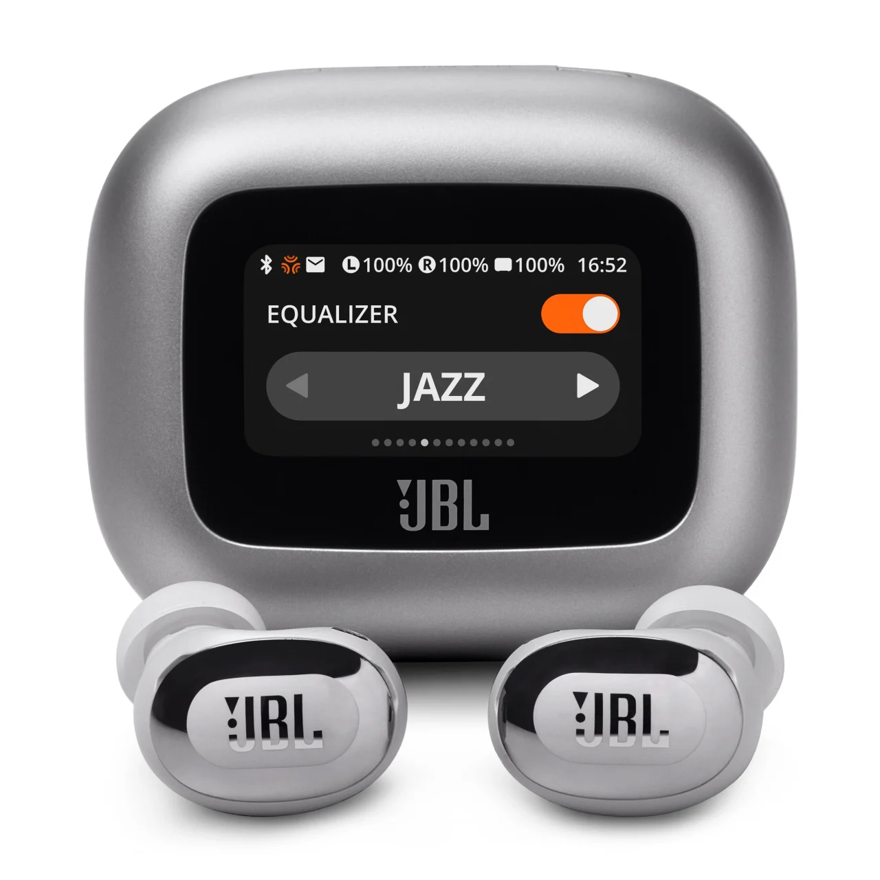 JBL Live Buds 3のシルバーのタッチディスプレイ付き充電ケースとイヤホン