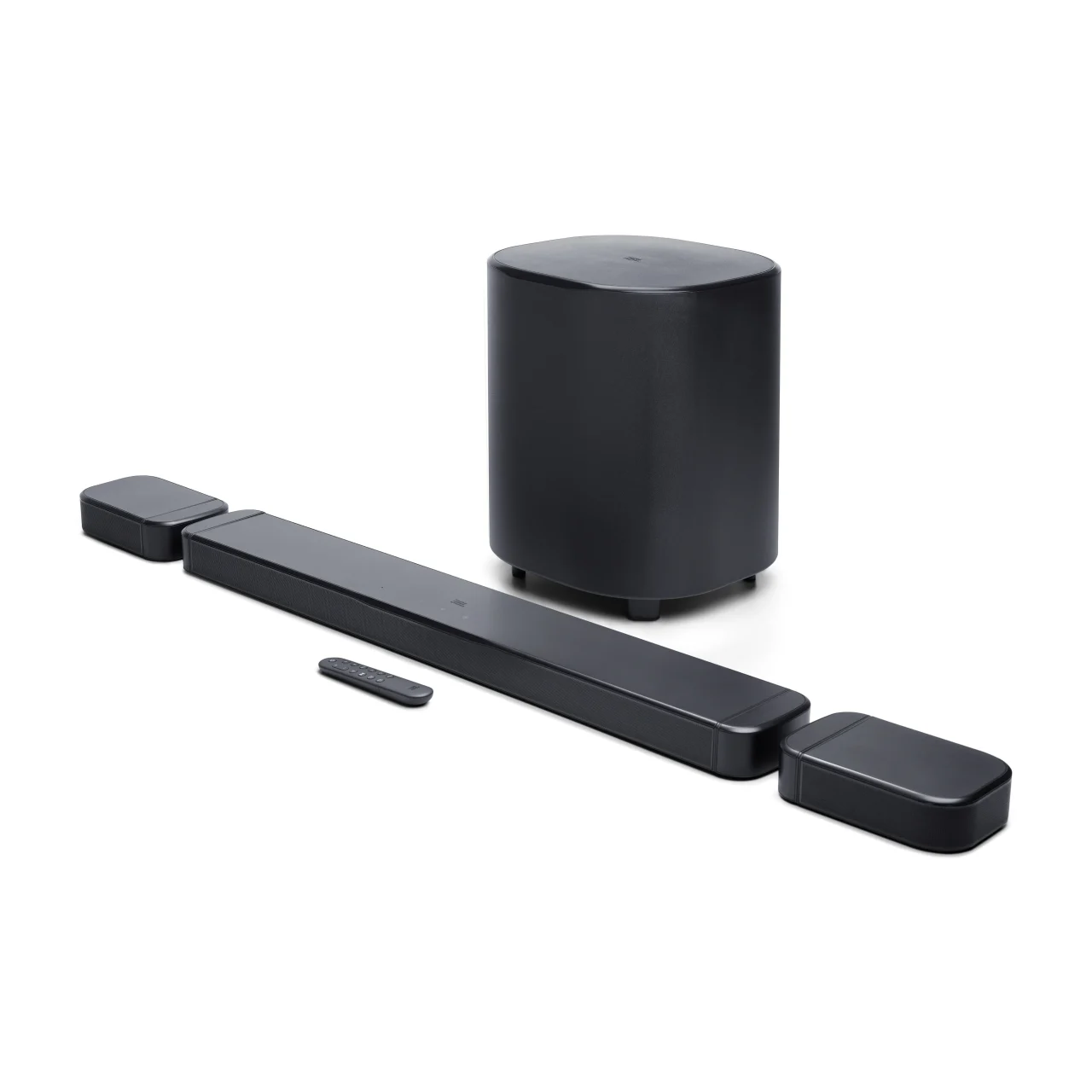 JBL BAR 800MK2。黒いサウンドバー、サブウーファー、分離したリアスピーカー2台、リモコン