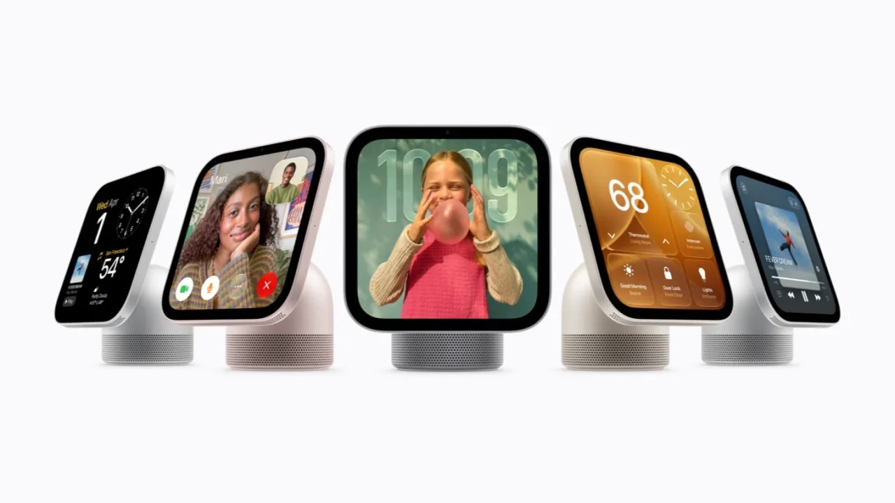 Apple HomeViewのラインナップ。5台が並び、各画面に異なる表示が見える