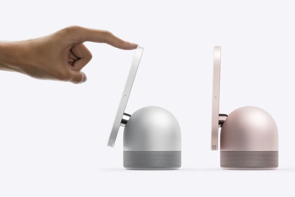 Apple HomeView、ディスプレイを傾けるシルバーとローズピンク