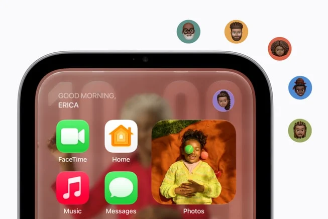 HomeViewのホーム画面。おはようEricaの表示とアプリ、周囲にユーザーのミー文字