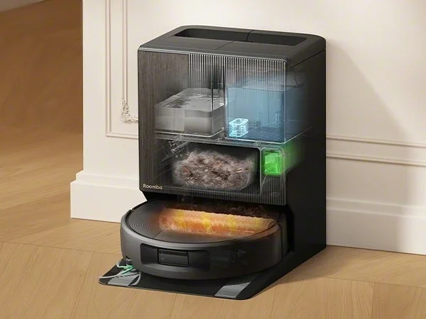 AutoWash充電ステーションの内部構造を透過表示したRoomba