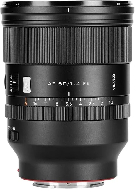 Viltrox AF 50mm F1.4 PRO E の黒い交換レンズ正面