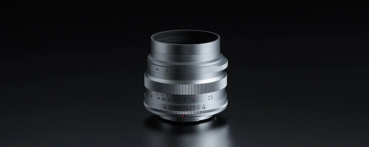 NOKTON 23mm F1.2 Aspherical Xマウントのシルバーのレンズ本体