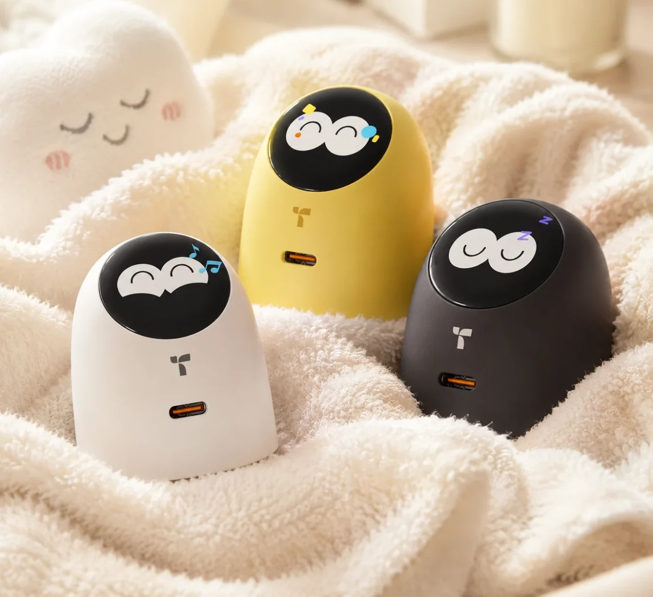 FlashEye Dot 白・黄・黒の3色が表情を表示するスマート充電器