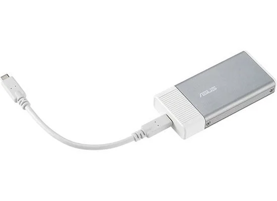 S-UGEN300-8GLD4-TC 銀色の本体に白いUSB Type-Cケーブルを接続した外観