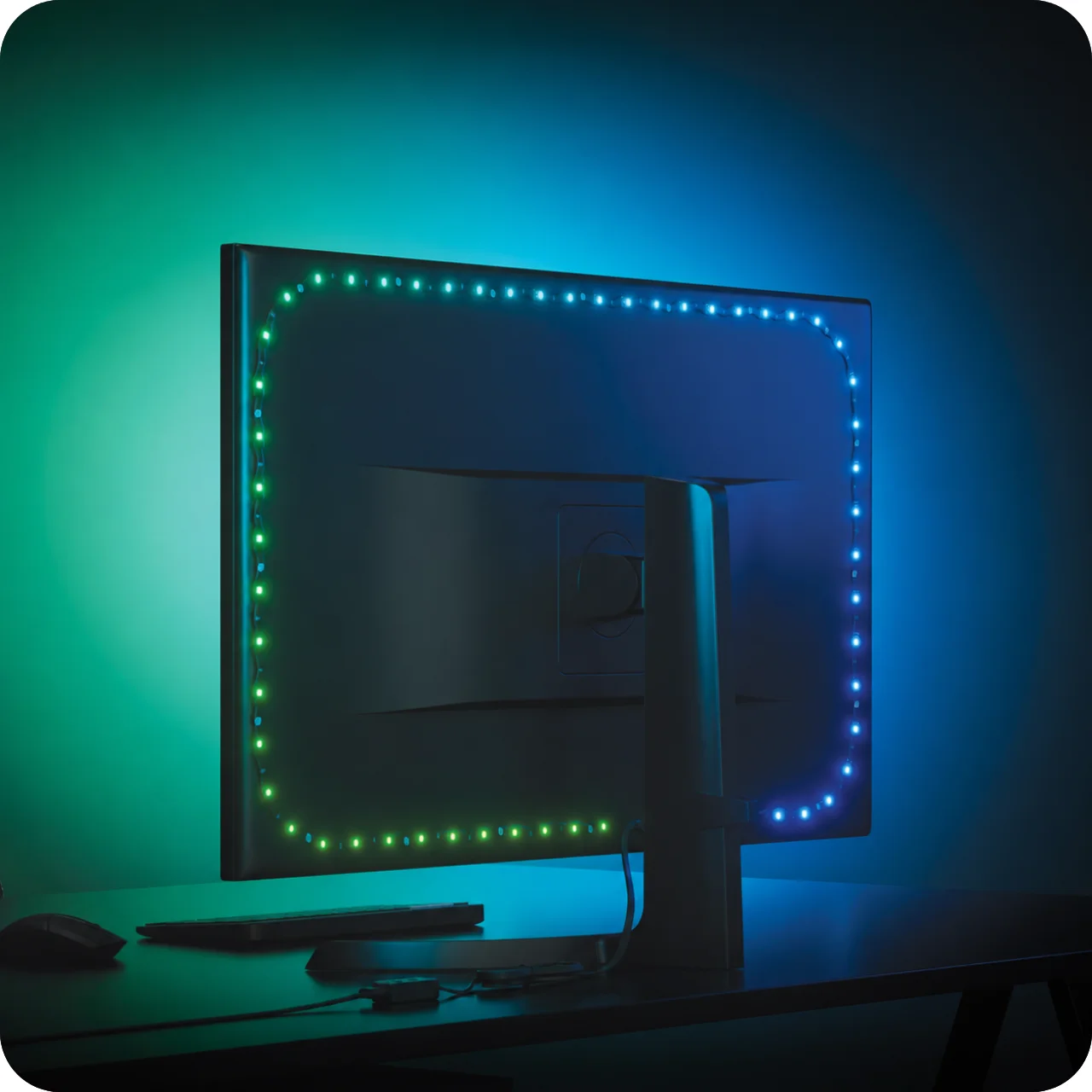 Nanoleaf PCスクリーンミラーライトストリップを背面に付けたモニター