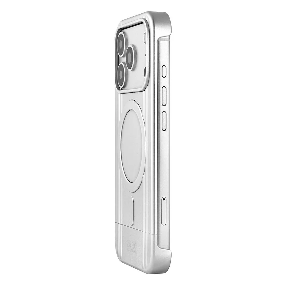高強度6000番系アルミ合金を採用したシルバーのiPhoneケースの側面