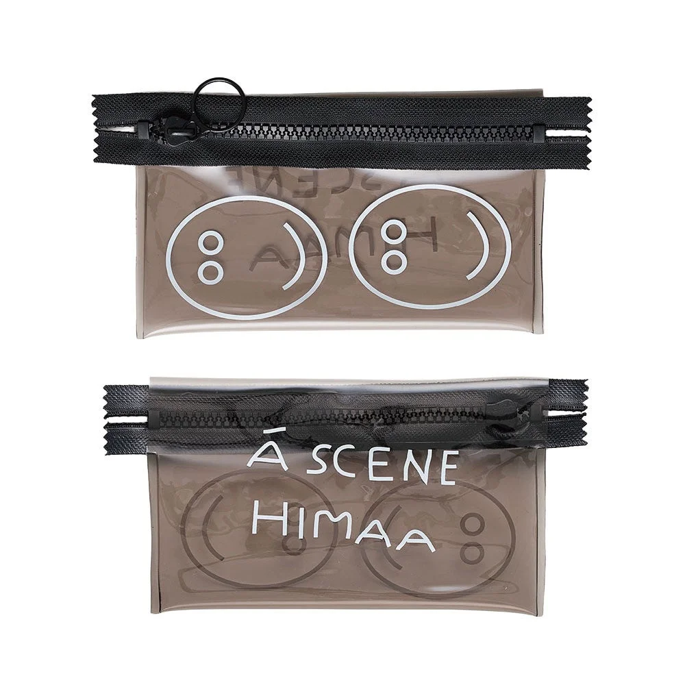 PVC pouch。黒いファスナー付きの半透明ポーチの表裏、ニコちゃんと手書きロゴ