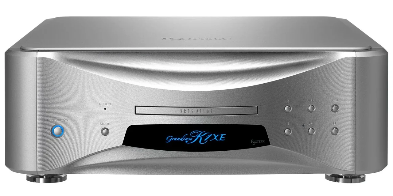 Grandioso K1XE スーパーオーディオCD/CDプレーヤーの正面。シルバーの筐体