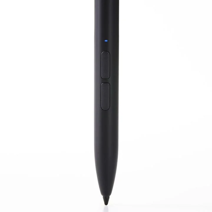 選択・消しゴムボタンとLEDランプを備えた黒いアクティブタッチペンの下部