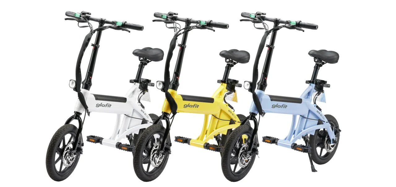 NFR-01 Lite 電動サイクル、白・黄・水色の3台が並ぶ