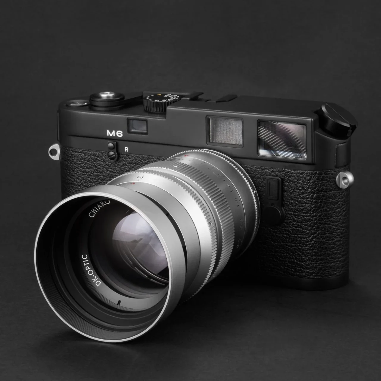 ライカM6に装着したノンコーティングのCHIARO 75mm f/1.9