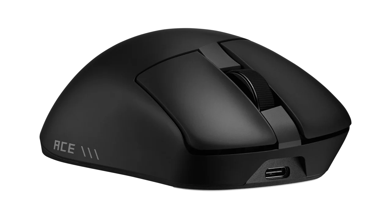 ROG Gladius IV Ace Gaming Mouse BLK の背面側斜めからの外観、USB-C端子