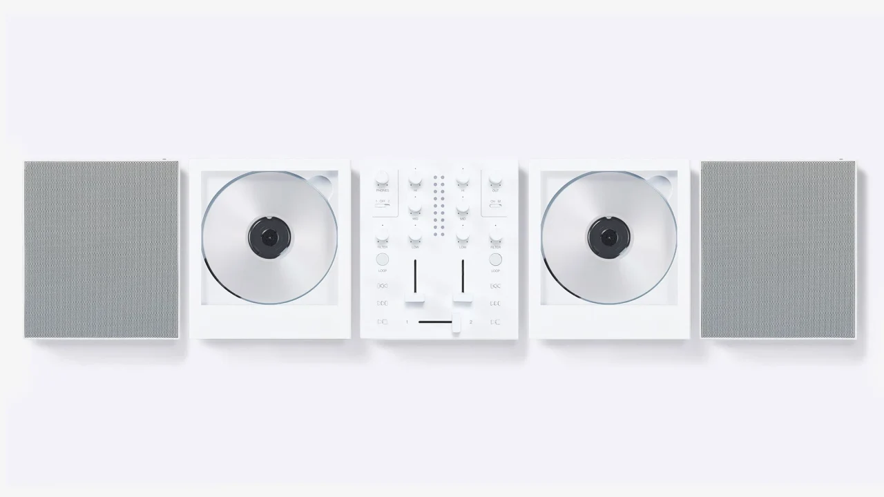 Instant Sound Audio Sp1・Instant Wireless Mixer Mp1と白いCDプレーヤー2台を並べた図