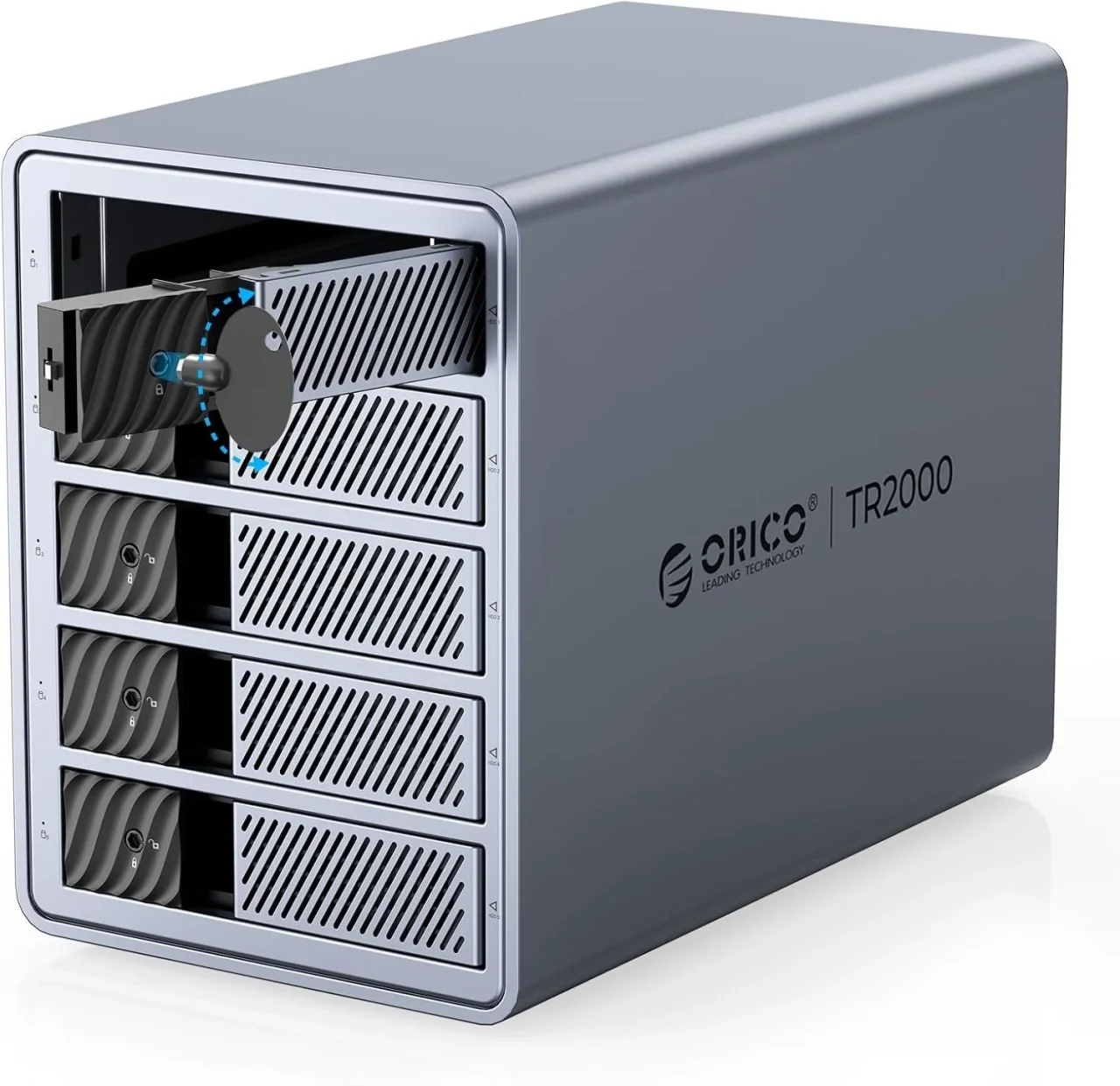 ORICO 5ベイ HDDケース。グレーのアルミ筐体で、上段のトレイを引き出した状態