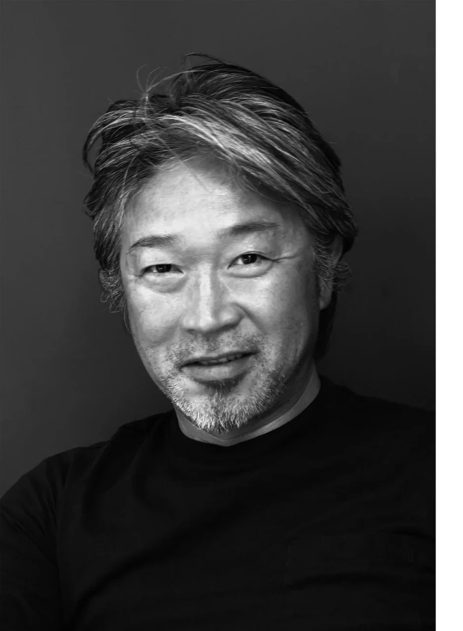 デザイナーの金子武明氏の白黒ポートレート