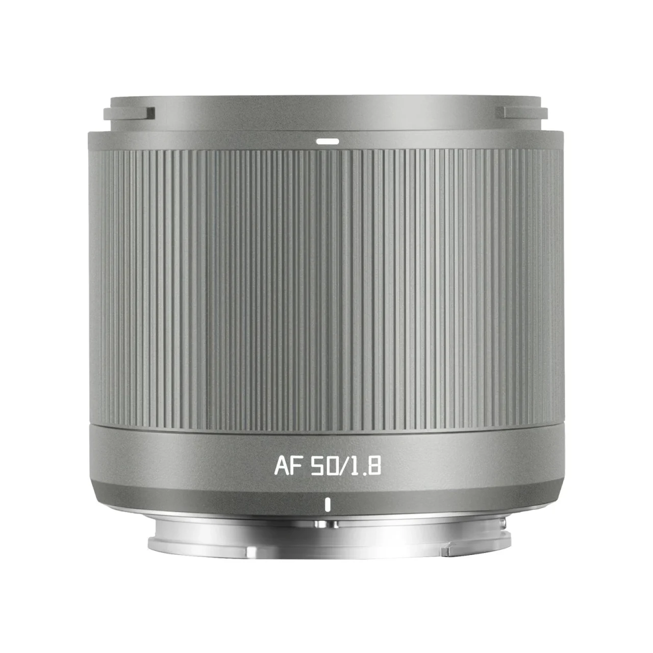 Neo AF 50mm f/1.8 チタニウム、銀灰色の鏡筒を正面から見たレンズ